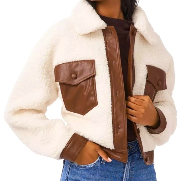Riley & Rae Jackets & Blazers - Riley& Rae short Sherpa Jacket soft ecru size small faux leather, off white